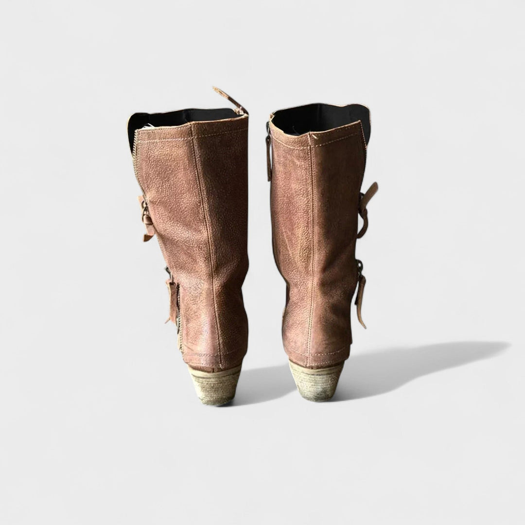 לטיסיה - מגפיים אלגנטיים