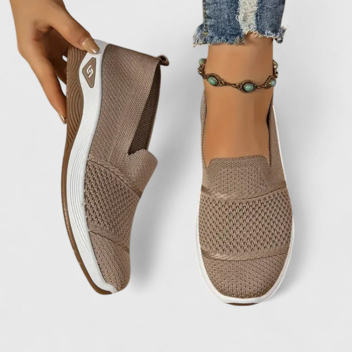 אזליה - נעלי ספורט אורתופדיות ללא שרוכים