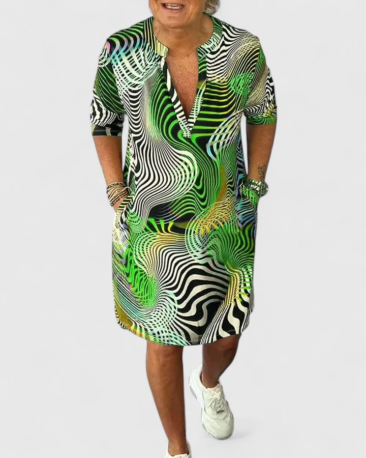 הלינאה - שמלת צווארון וי מעודנת