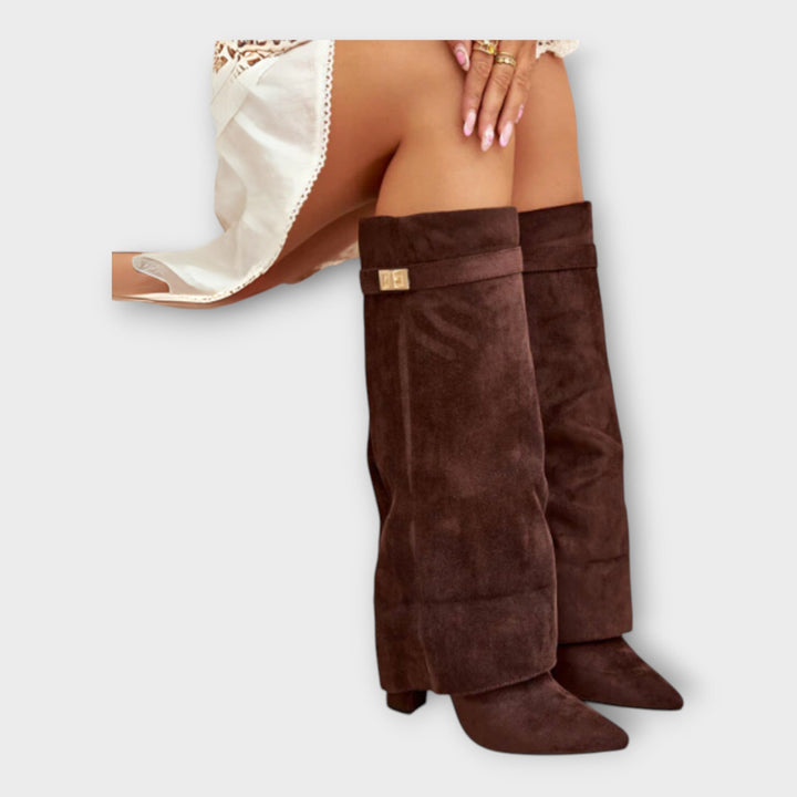 גפיים גבוהים בעיצוב אלגנטי