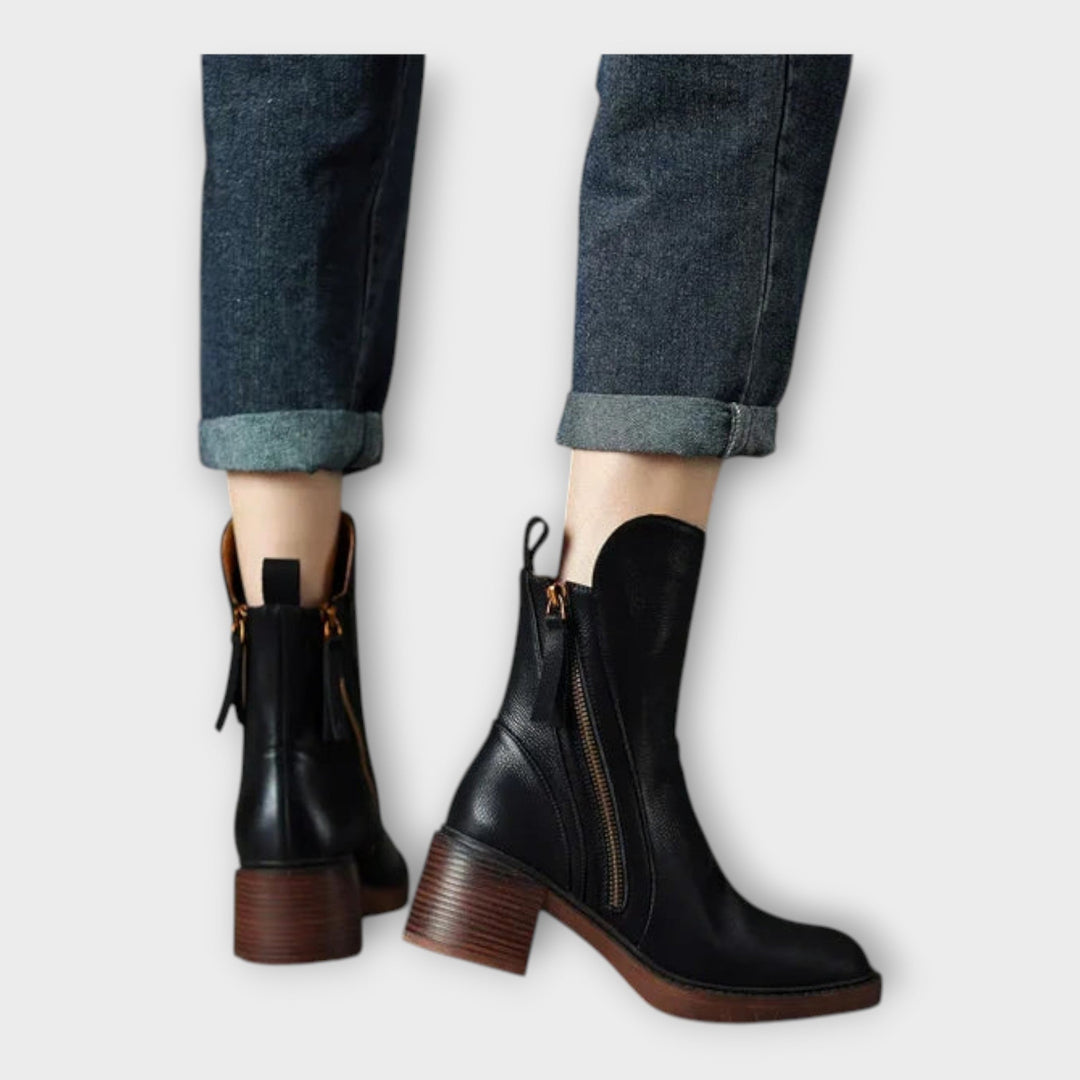 מגפיים עם קו אלגנטי ופרטי רוכסן