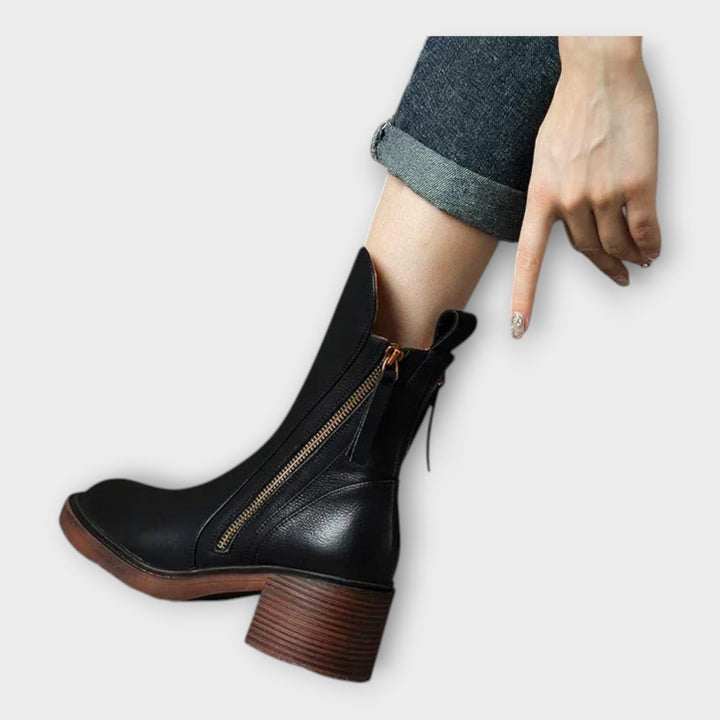 מגפיים עם קו אלגנטי ופרטי רוכסן