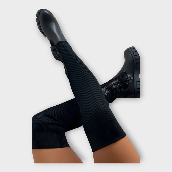 מגפיים מודרניים עם עיצוב מינימליסטי