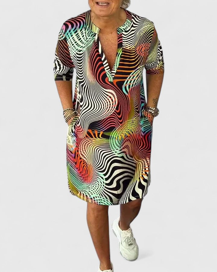 הלינאה - שמלת צווארון וי מעודנת