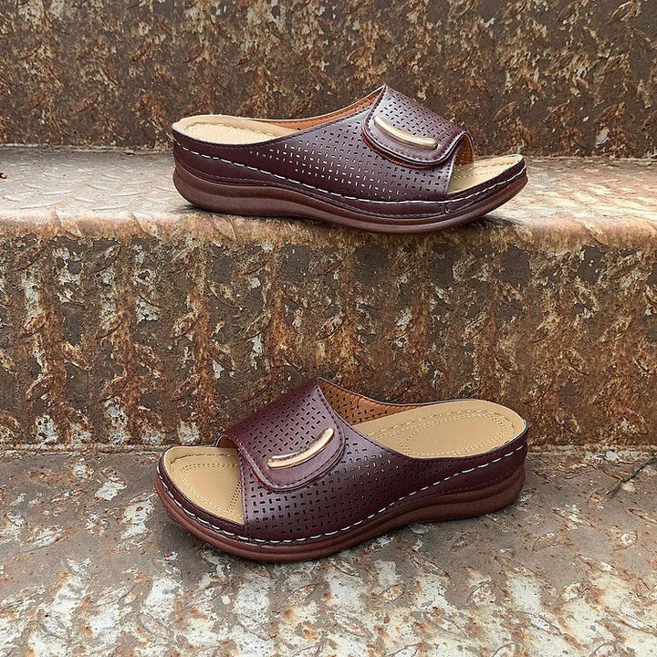 רוונה - סנדלים עירוניים קלאסיים