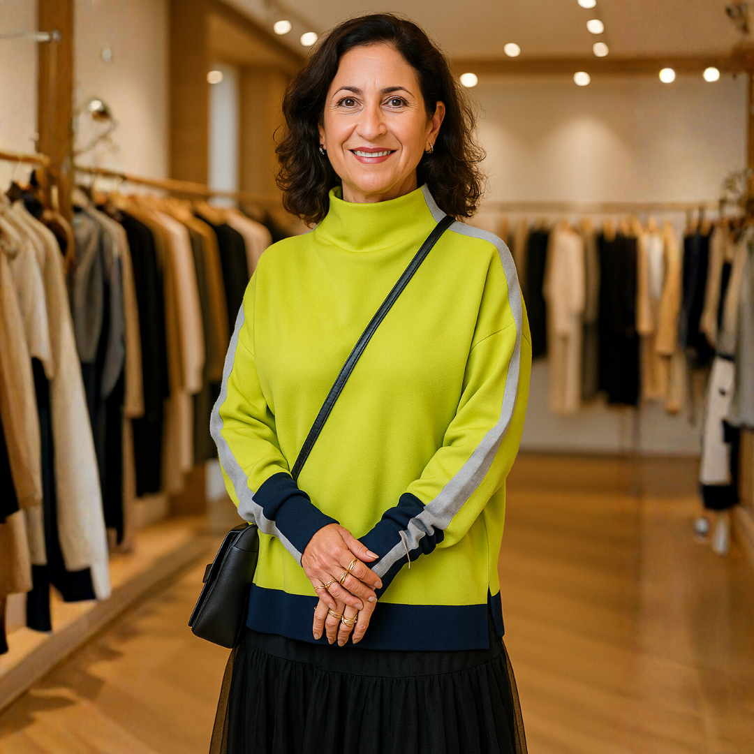 רינה – סוודר אלגנטי עם צווארון גבוה